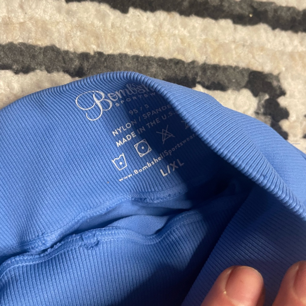 Bombshell sportswear V seamless in wave size L/XL - Picture 3 of 4